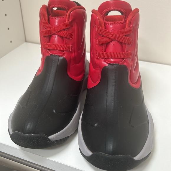 PS) Air Jordan Drip 23 Rain Boot 'Bred' CT5798-006 - Picture 3 of 5